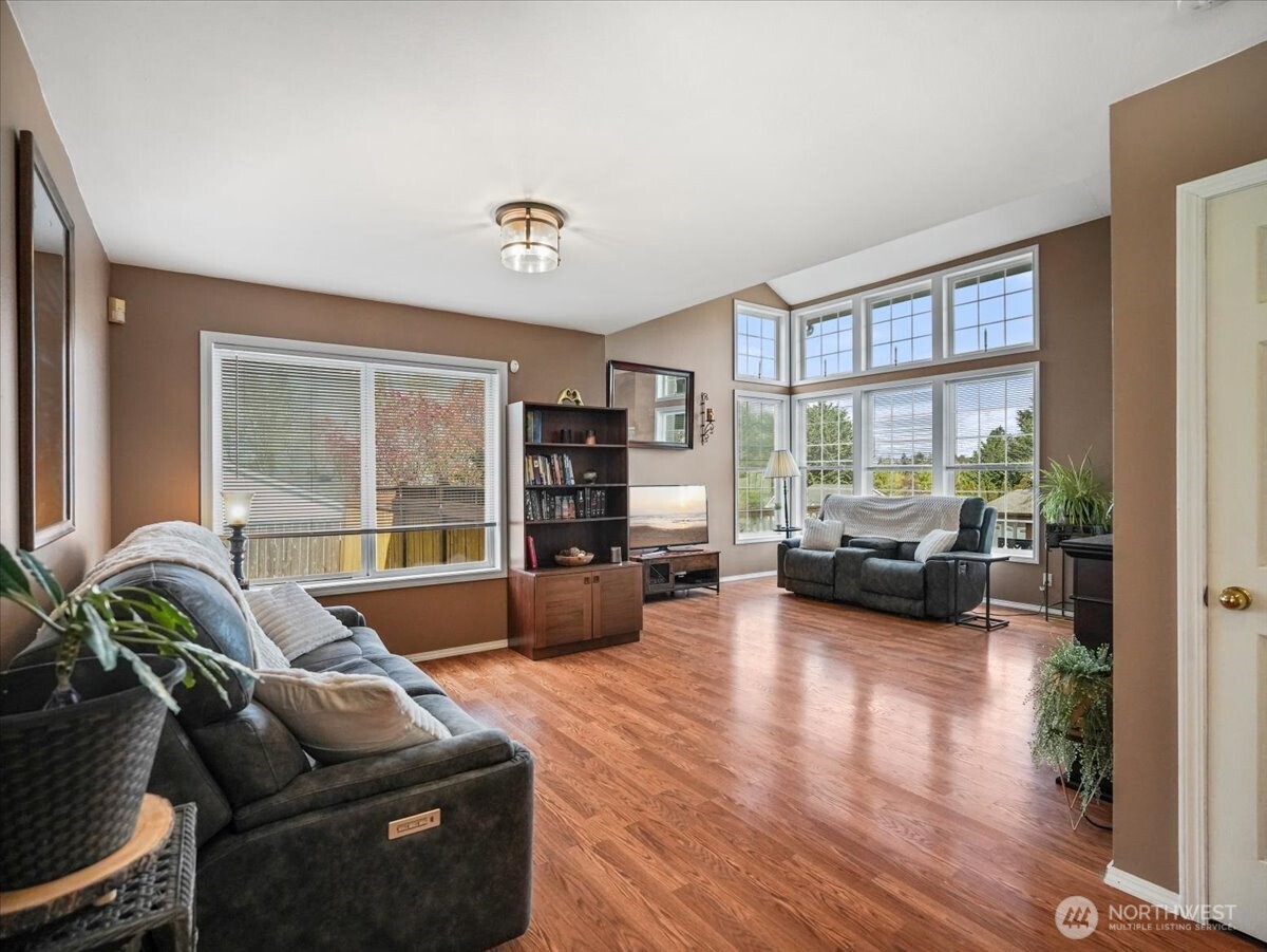 2518 18th Street SE, Puyallup, WA 98374