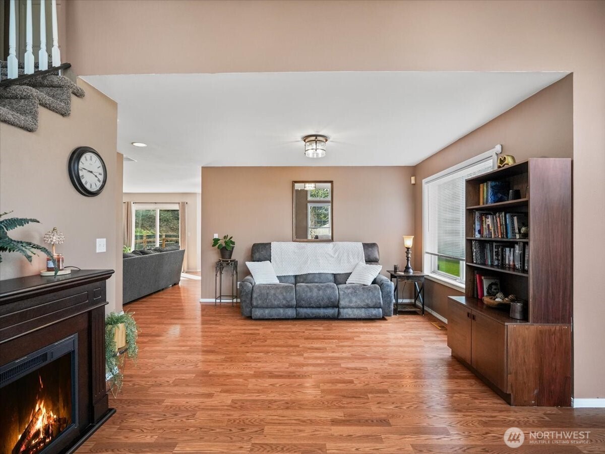 2518 18th Street SE, Puyallup, WA 98374