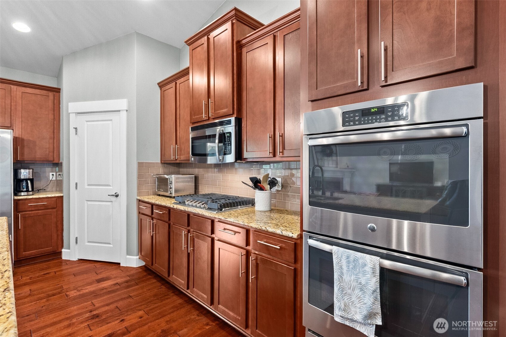 10411 32nd Street E, Edgewood, WA 98372