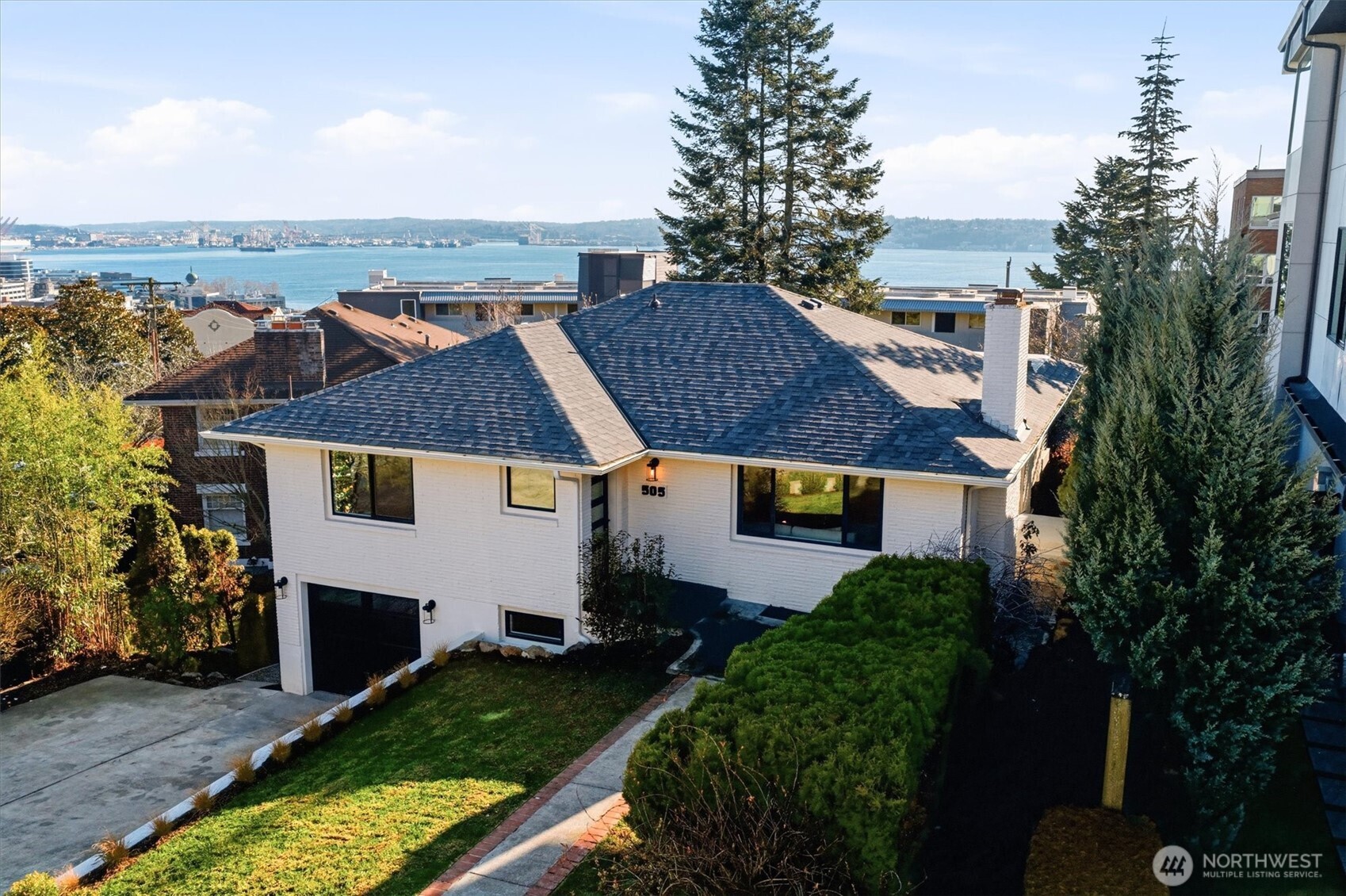 505 W Kinnear Place , Seattle, WA 98119-3617