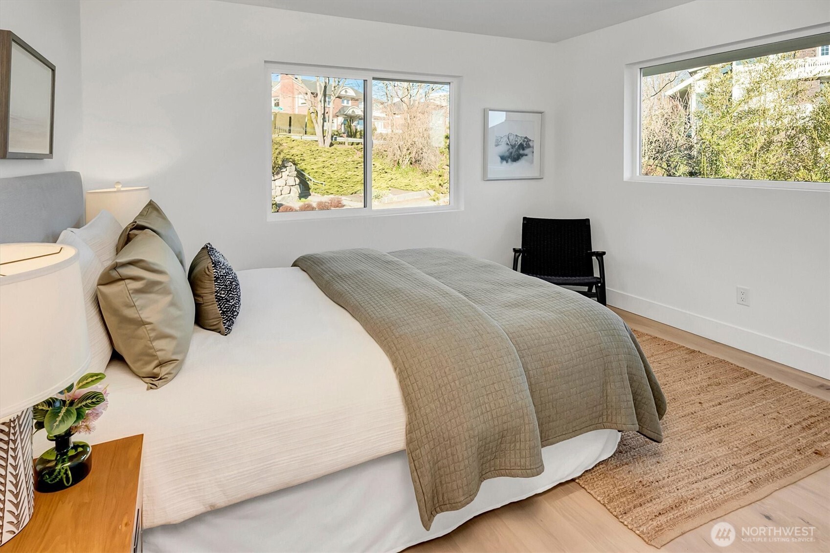 505 W Kinnear Place , Seattle, WA 98119-3617