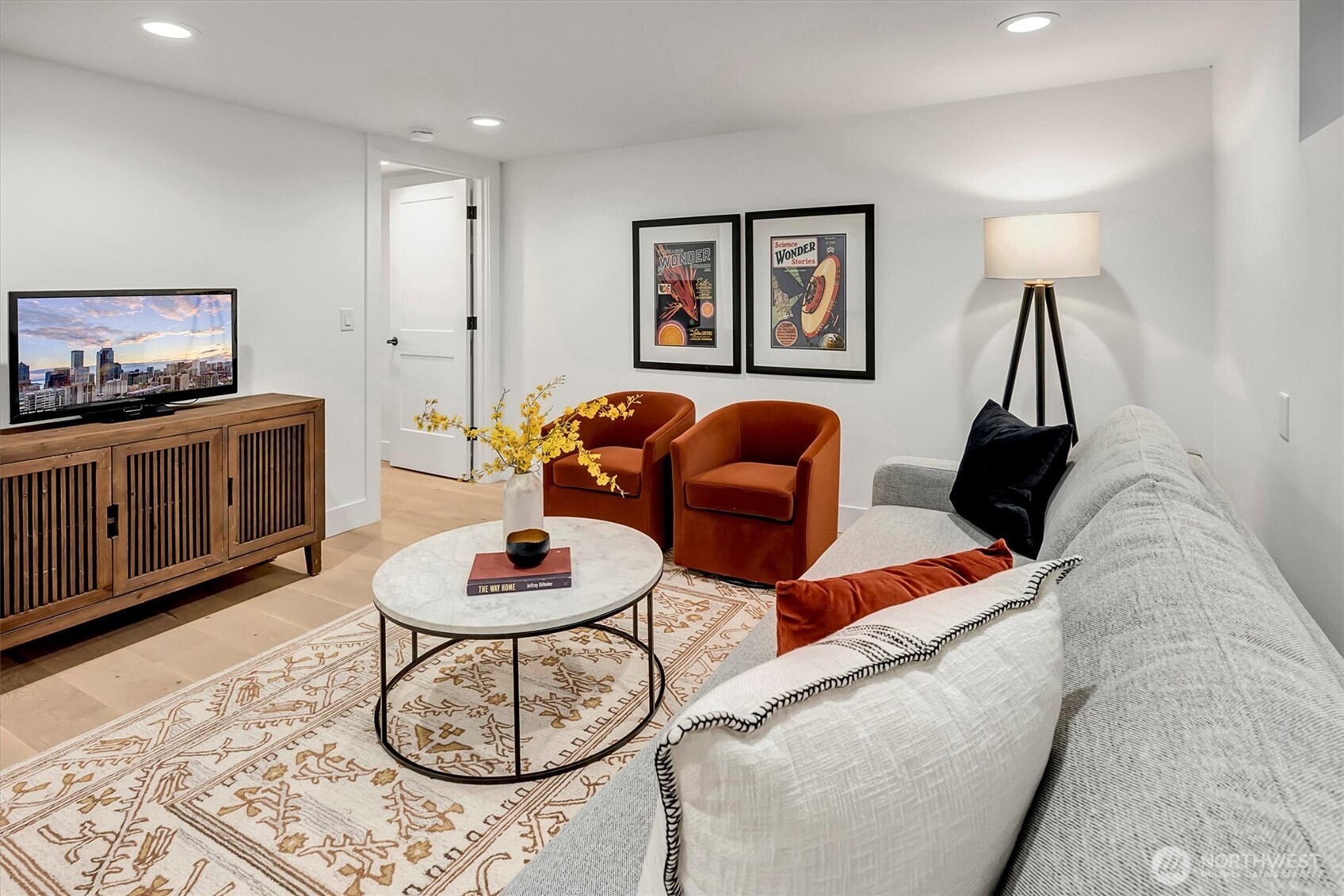 505 W Kinnear Place , Seattle, WA 98119-3617