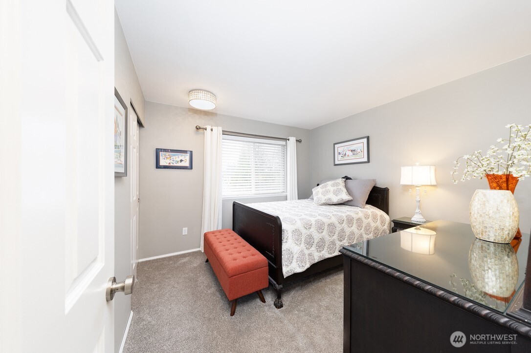 4905 NE 19th Court , Renton, WA 98059