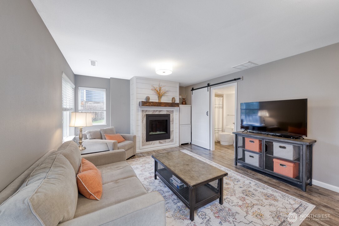 4905 NE 19th Court , Renton, WA 98059