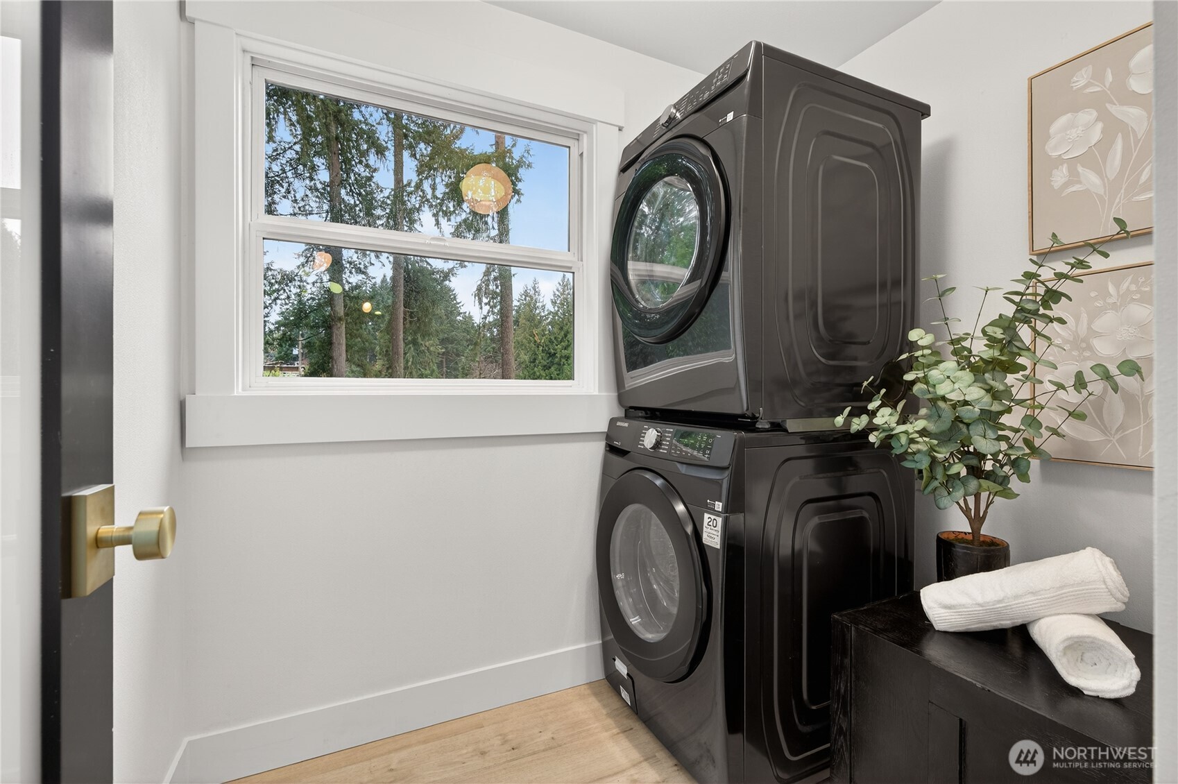 14551 Ashworth Avenue N, Shoreline, WA 98133