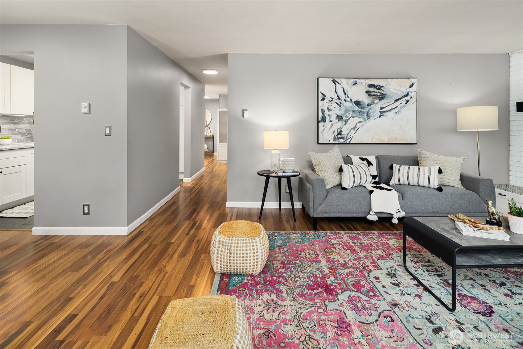 654 W Olympic Place #203, Seattle, WA 98119