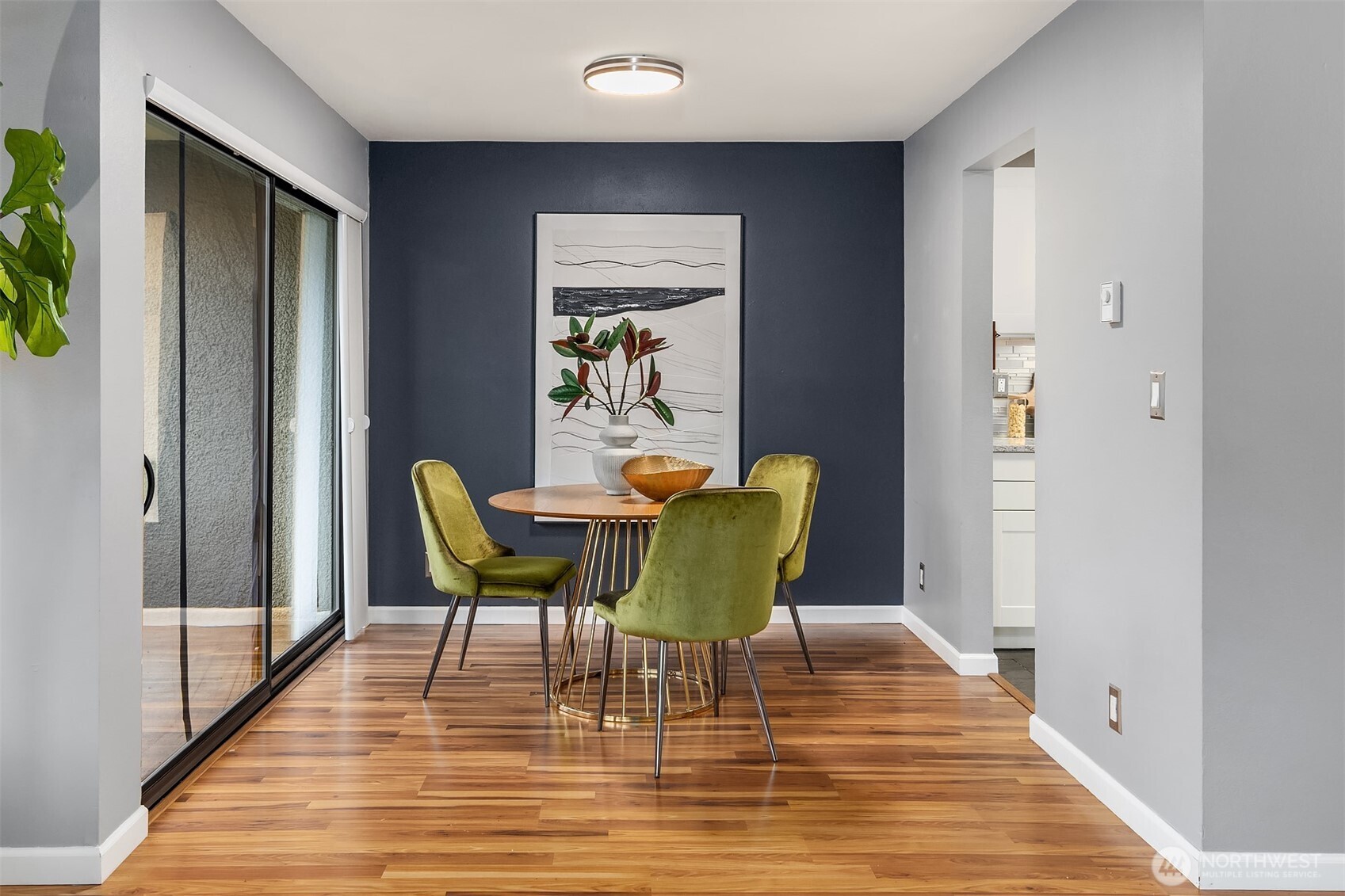 654 W Olympic Place #203, Seattle, WA 98119