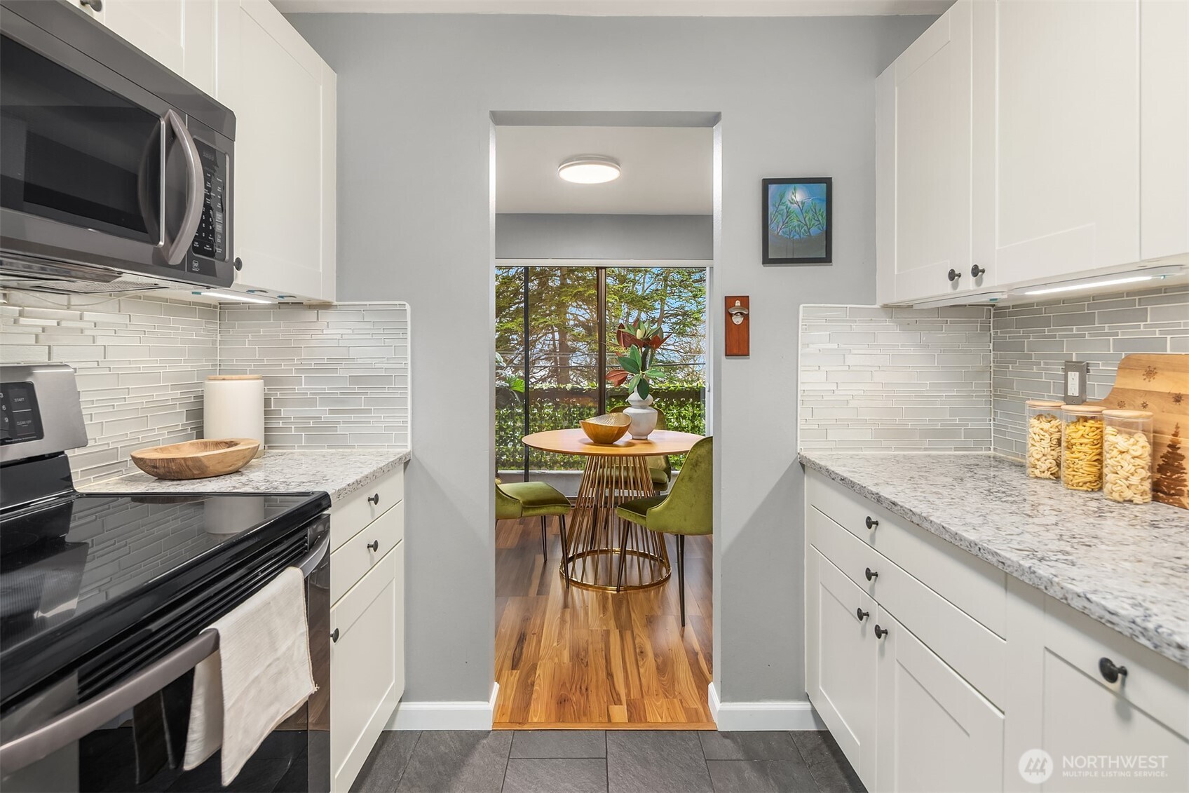 654 W Olympic Place #203, Seattle, WA 98119