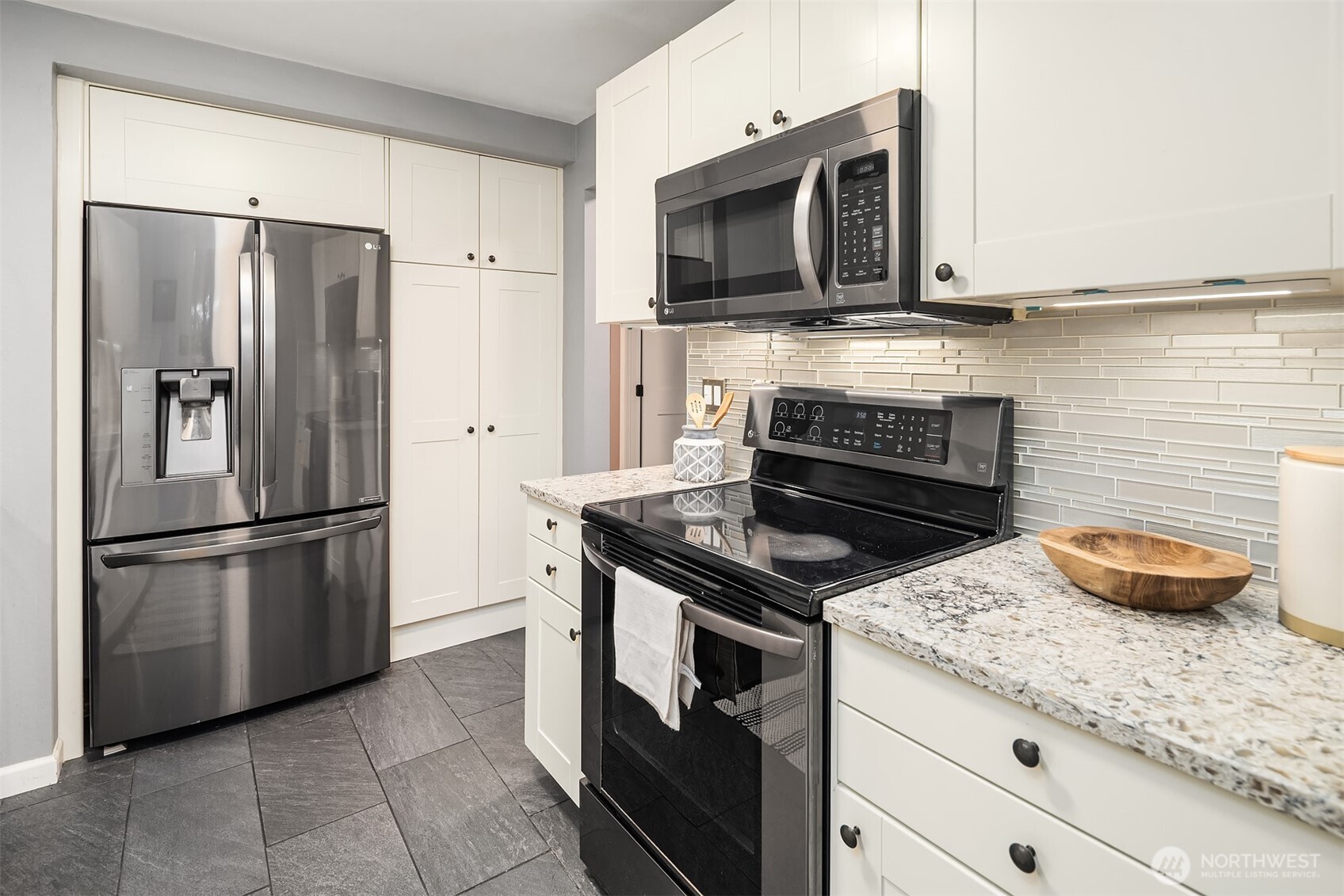 654 W Olympic Place #203, Seattle, WA 98119