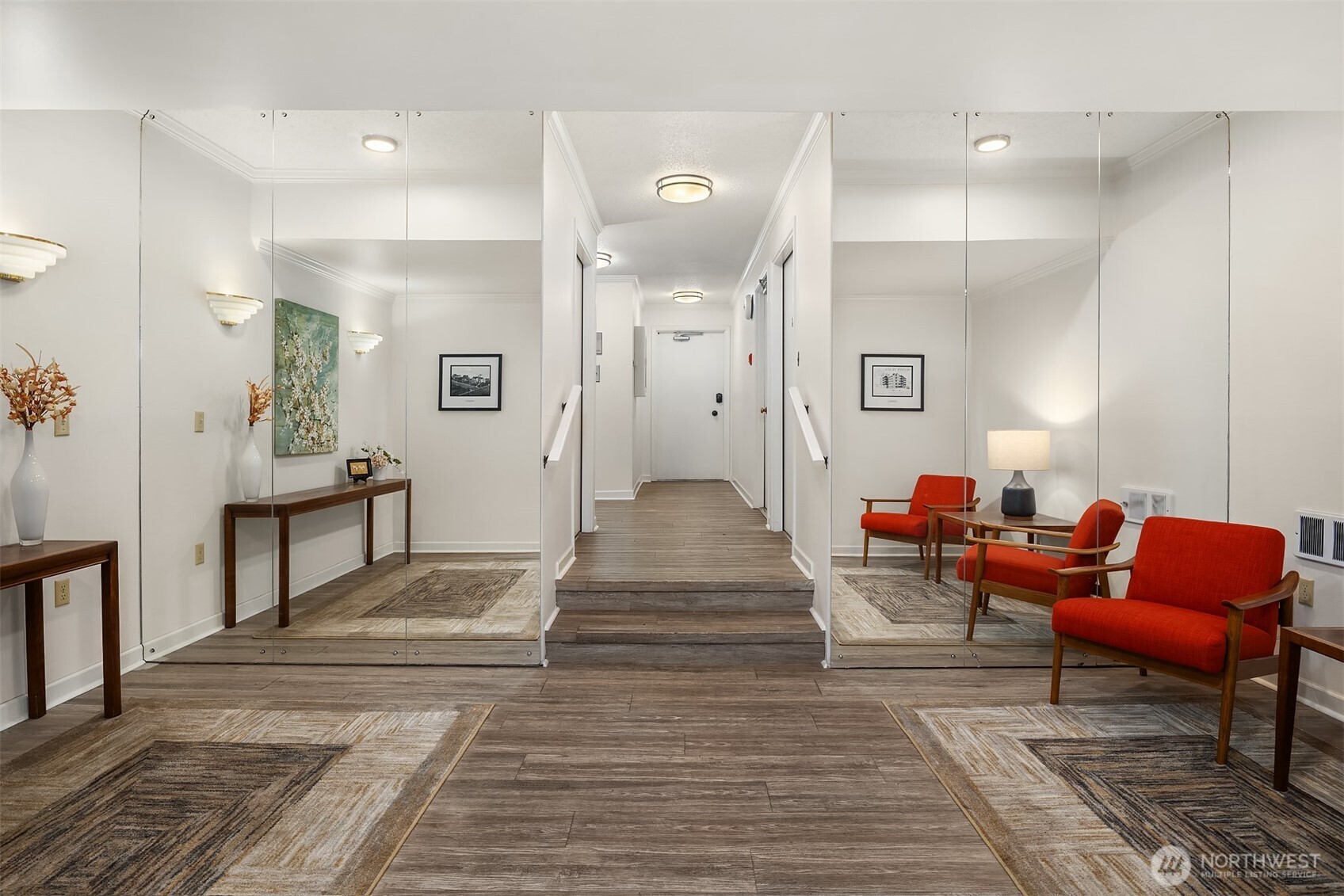 654 W Olympic Place #203, Seattle, WA 98119