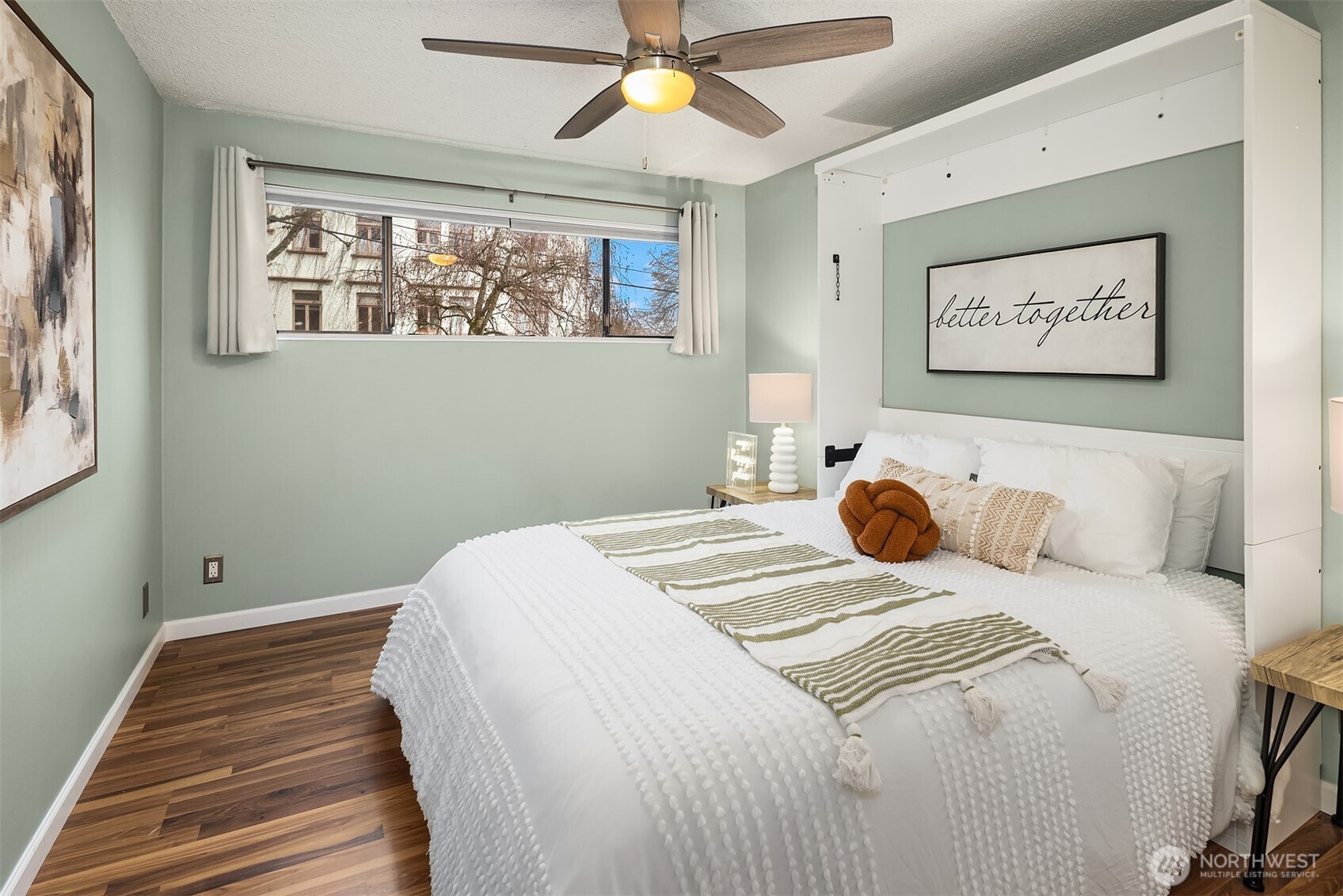 654 W Olympic Place #203, Seattle, WA 98119