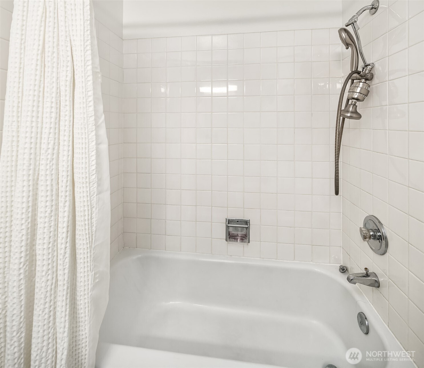 654 W Olympic Place #203, Seattle, WA 98119