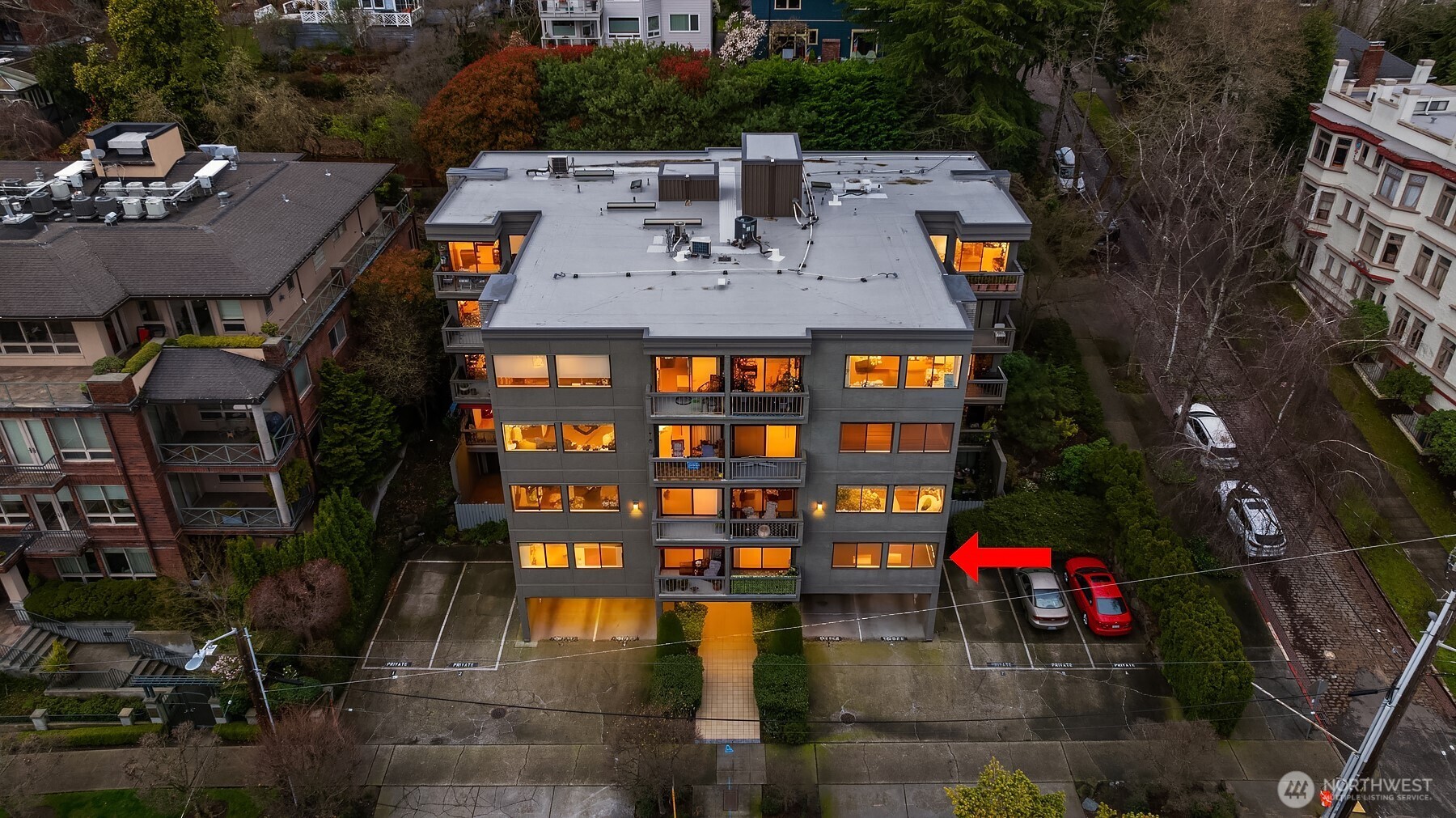 654 W Olympic Place #203, Seattle, WA 98119