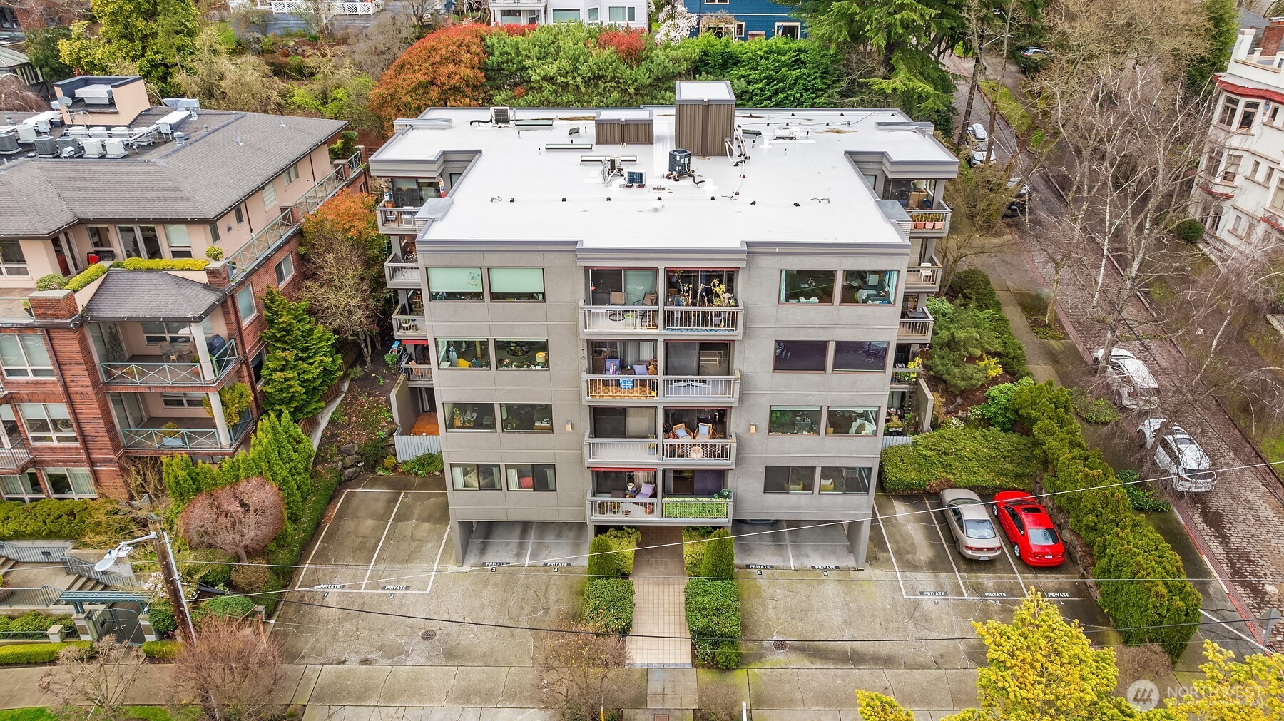 654 W Olympic Place #203, Seattle, WA 98119