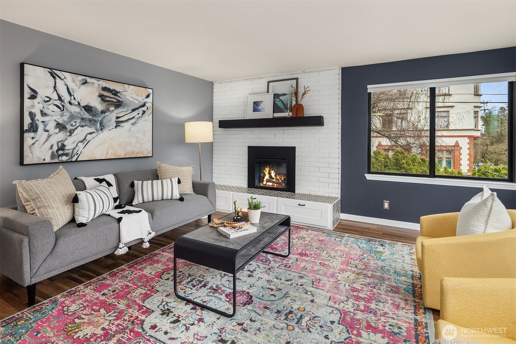 654 W Olympic Place #203, Seattle, WA 98119