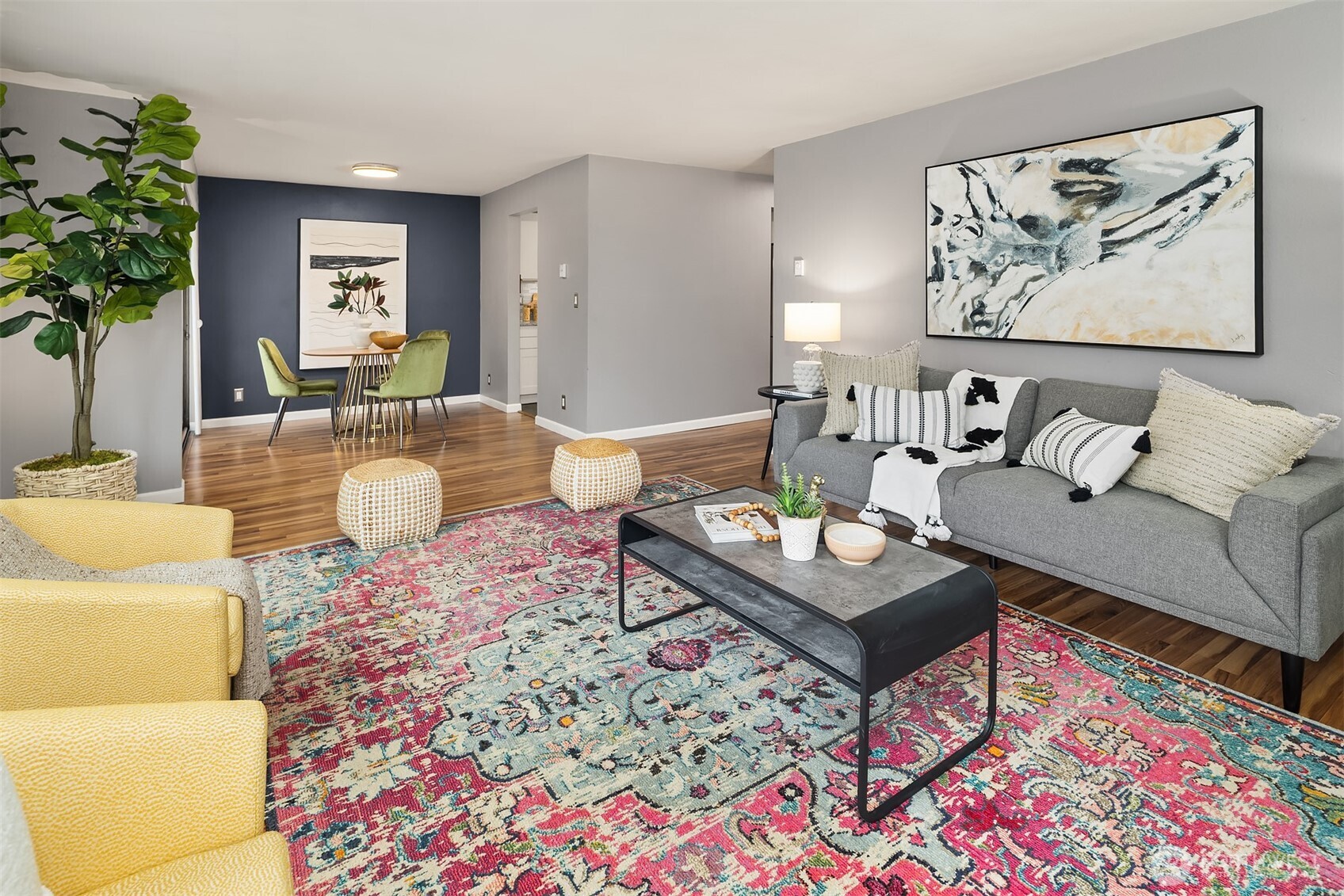 654 W Olympic Place #203, Seattle, WA 98119