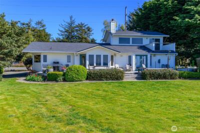 1889 West Beach Road , Oak Harbor, WA 98277