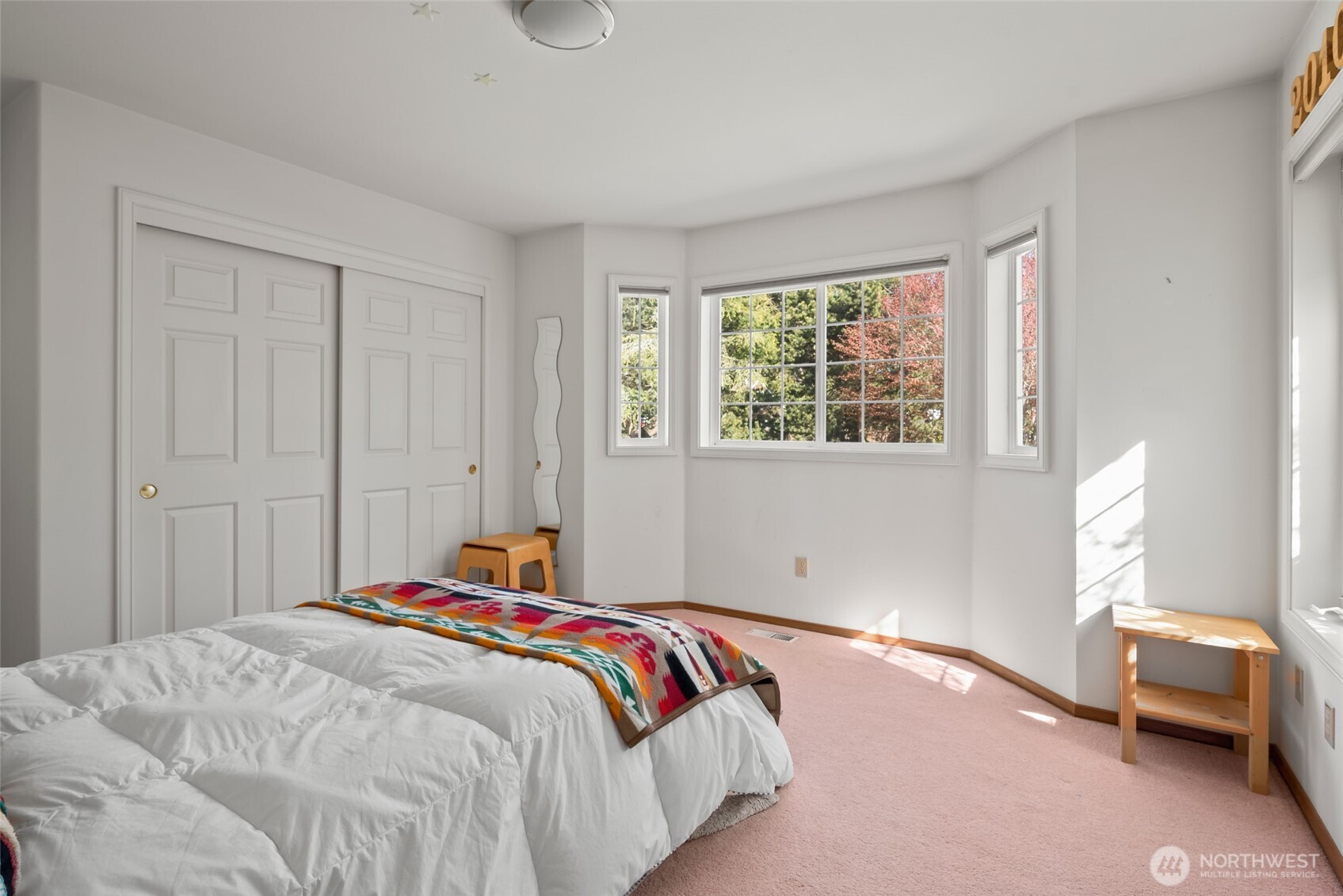 1889 West Beach Road , Oak Harbor, WA 98277