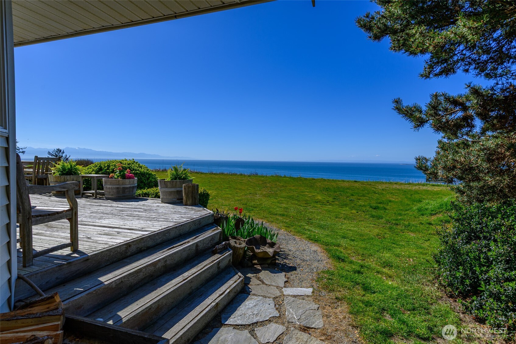 1889 West Beach Road , Oak Harbor, WA 98277