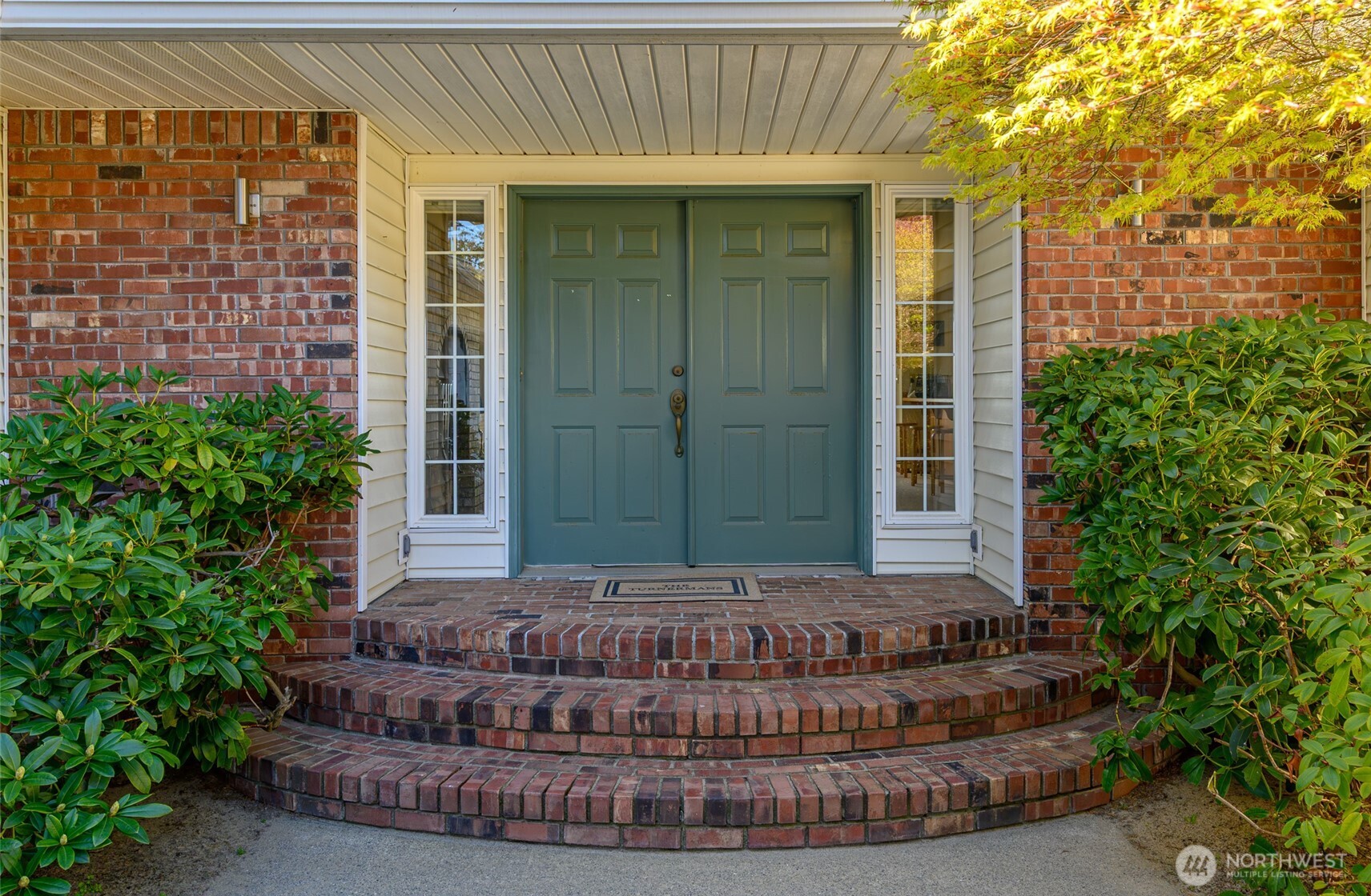 1889 West Beach Road , Oak Harbor, WA 98277