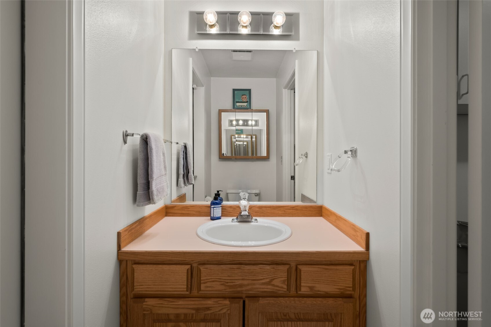 1889 West Beach Road , Oak Harbor, WA 98277