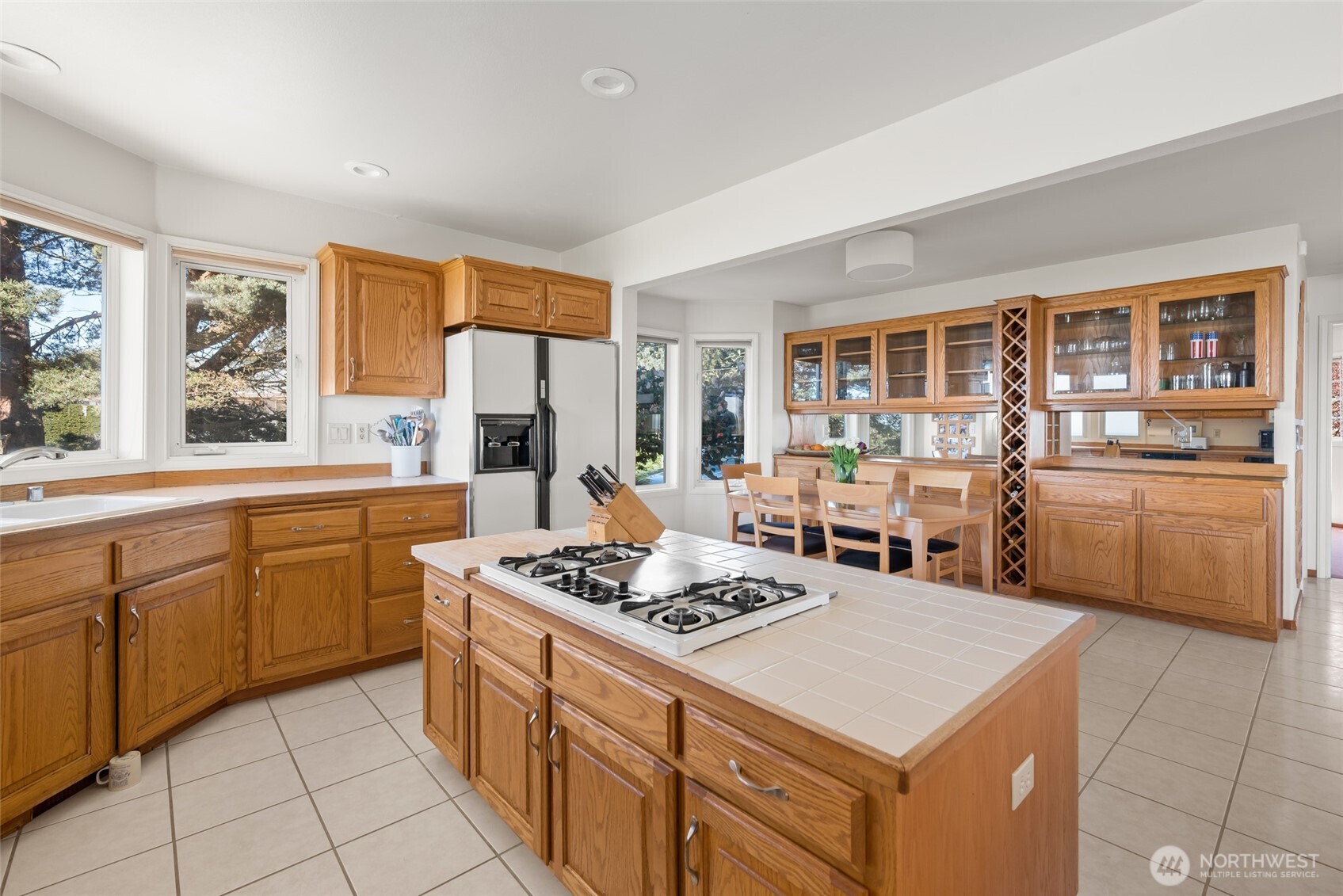 1889 West Beach Road , Oak Harbor, WA 98277