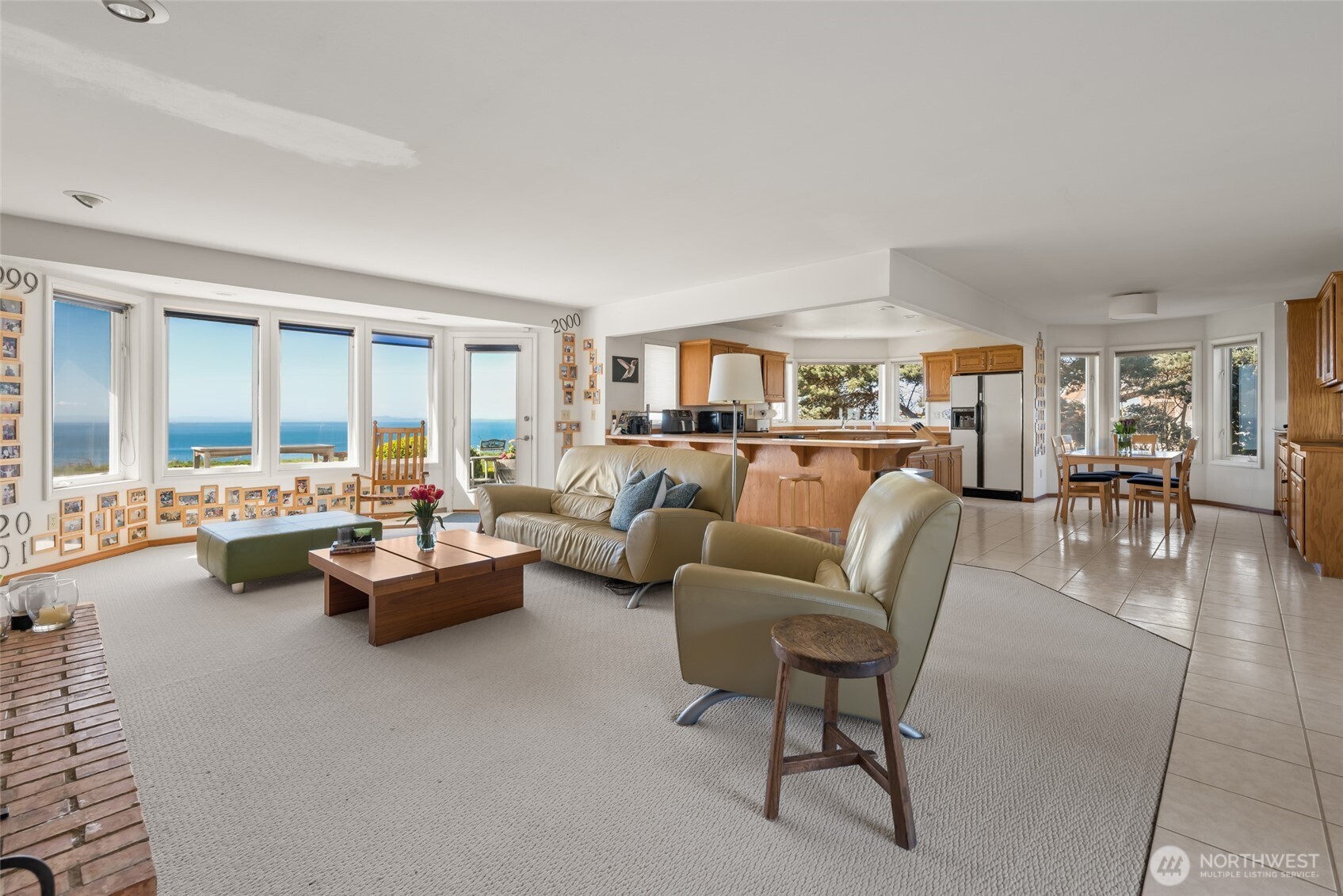 1889 West Beach Road , Oak Harbor, WA 98277