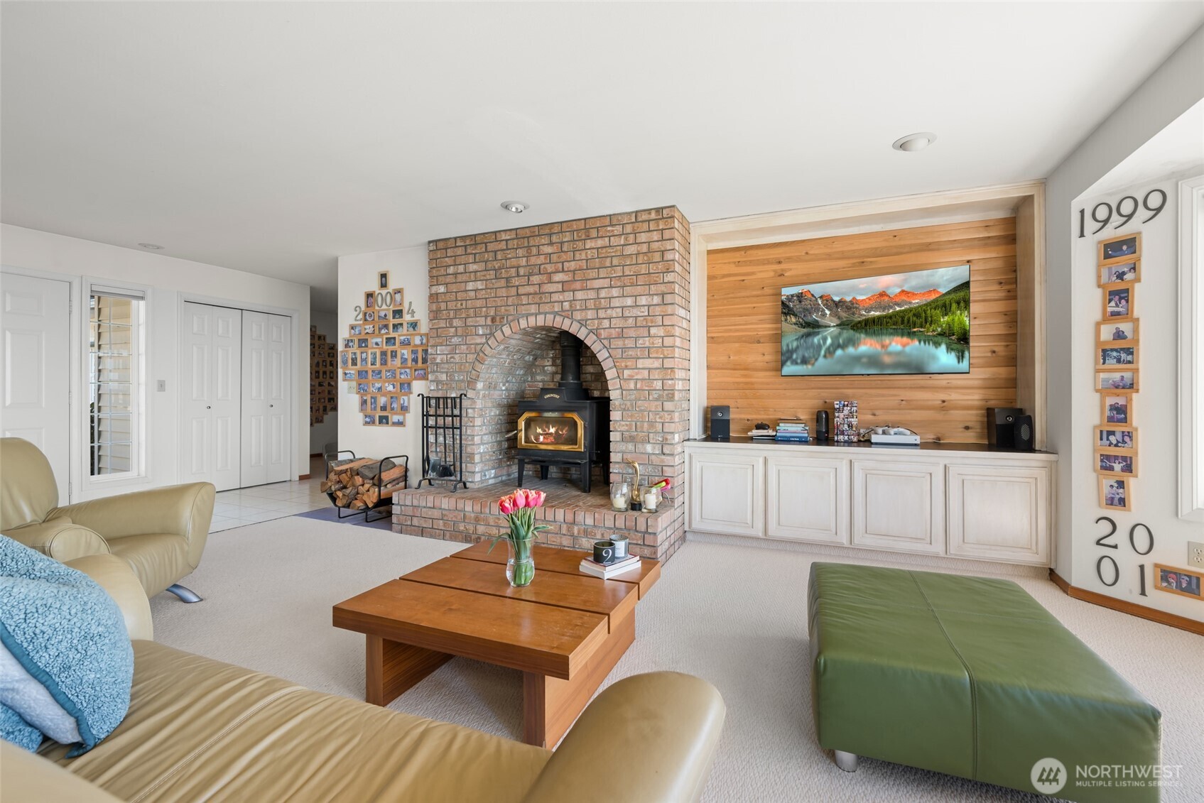 1889 West Beach Road , Oak Harbor, WA 98277