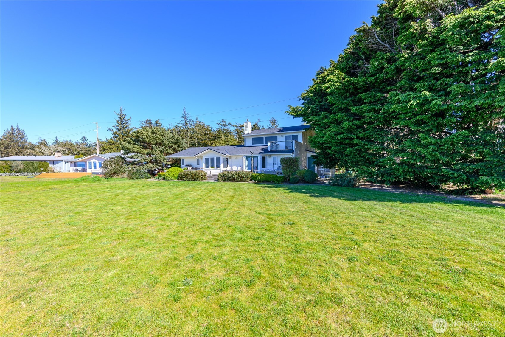 1889 West Beach Road , Oak Harbor, WA 98277