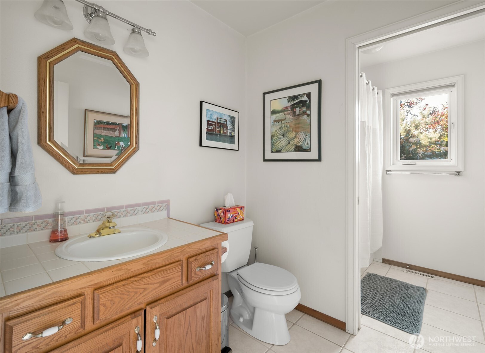 1889 West Beach Road , Oak Harbor, WA 98277