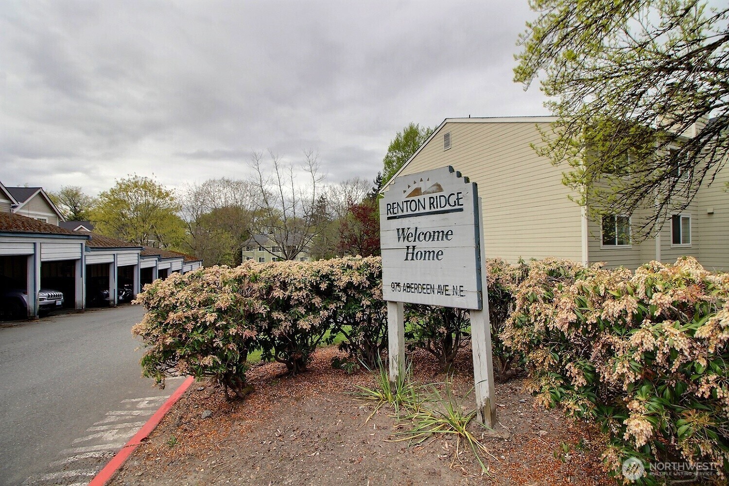 975 Aberdeen Avenue NE #L202, Renton, WA 98056-2892