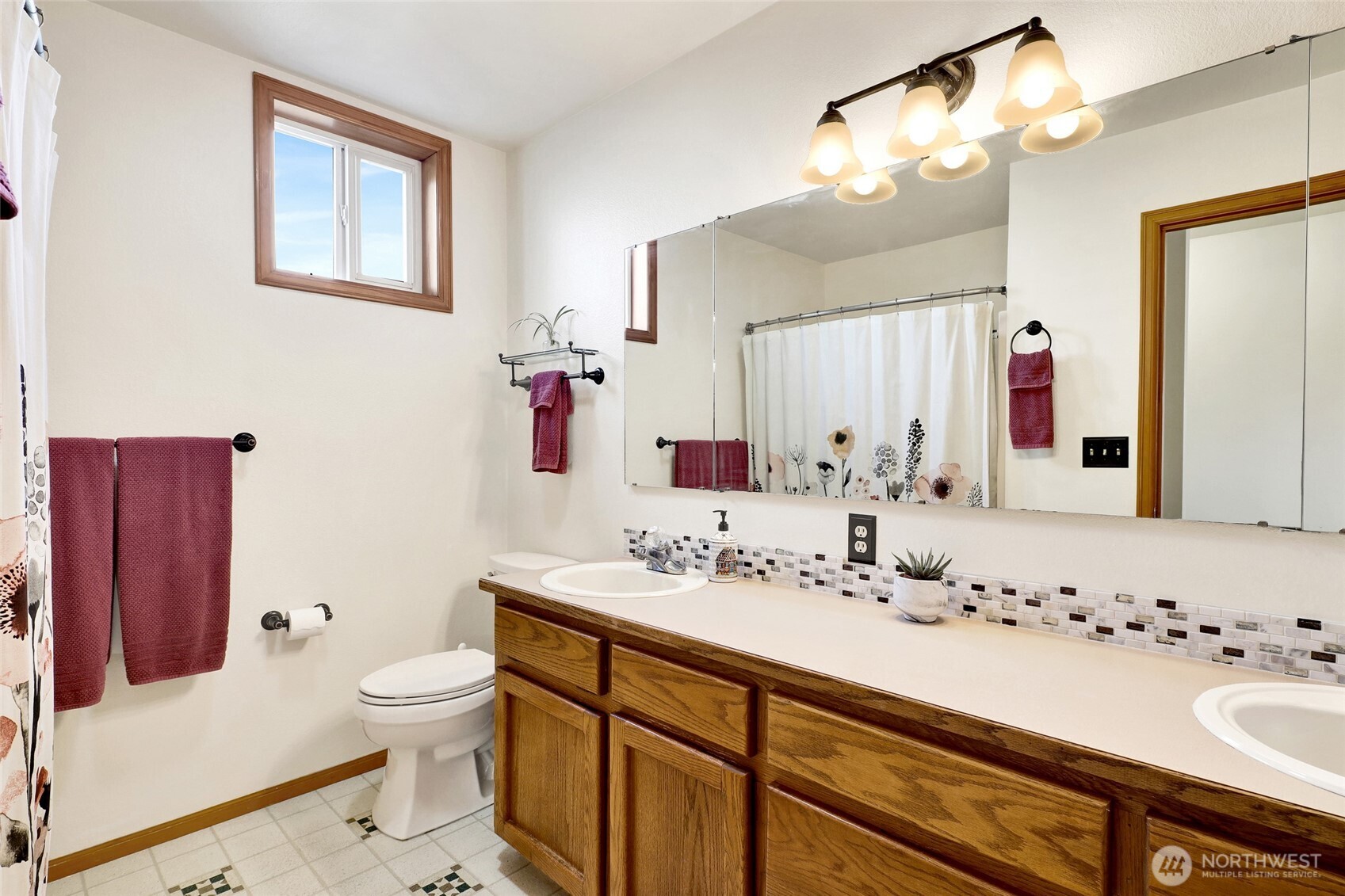 1048 Edgewater Lane , Lynden, WA 98264