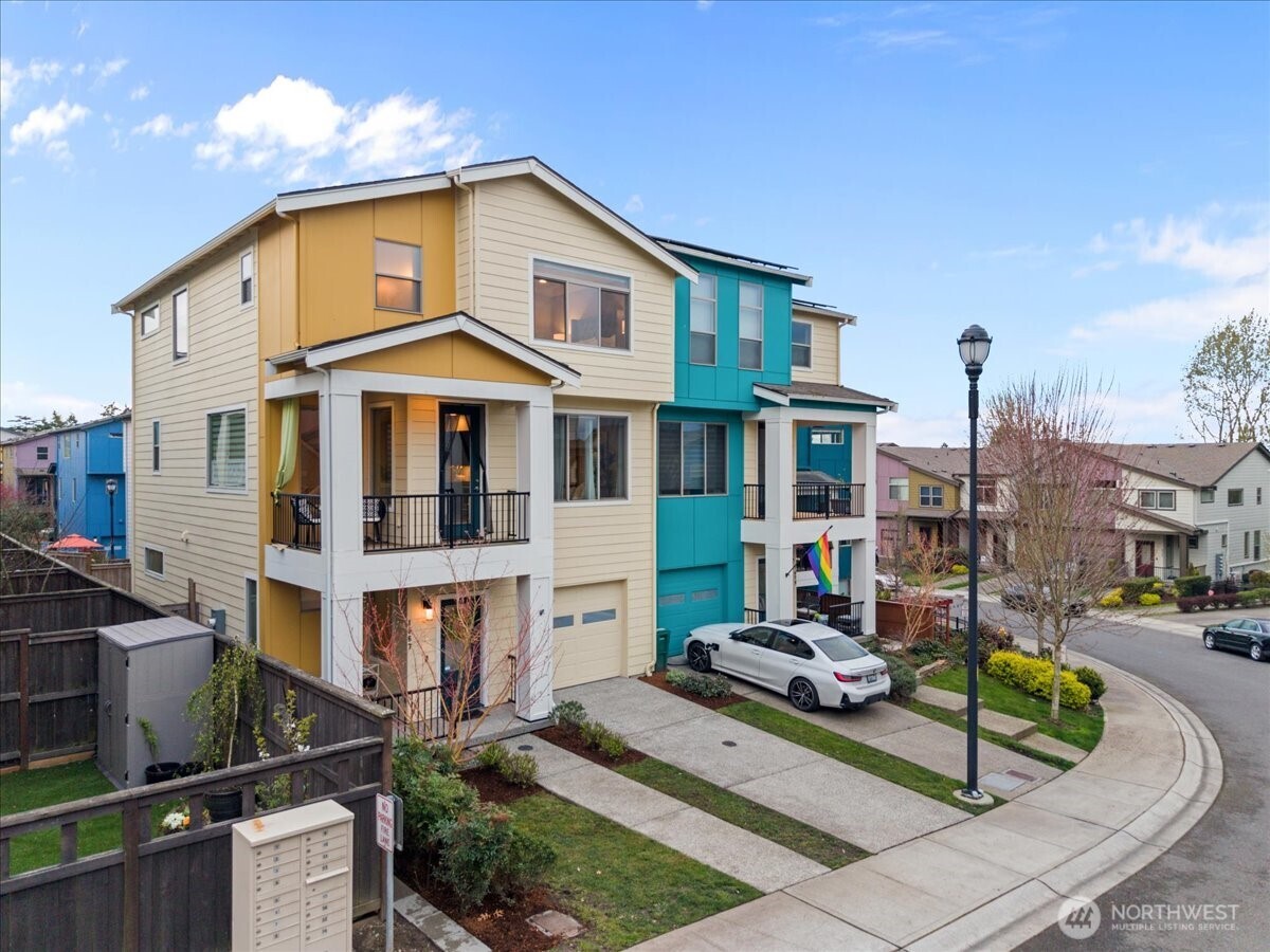 1067 SW 97th Street , Seattle, WA 98106