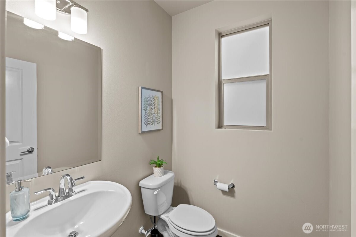1067 SW 97th Street , Seattle, WA 98106