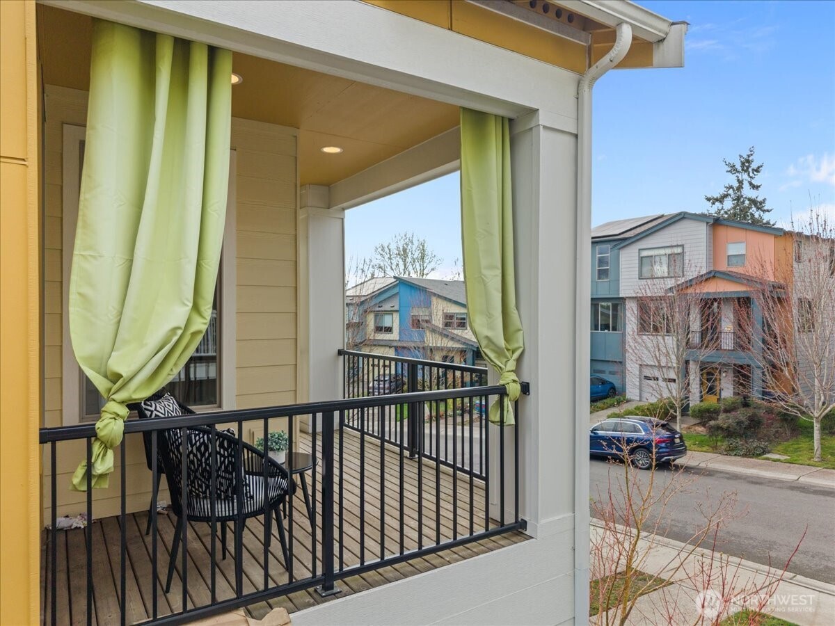 1067 SW 97th Street , Seattle, WA 98106