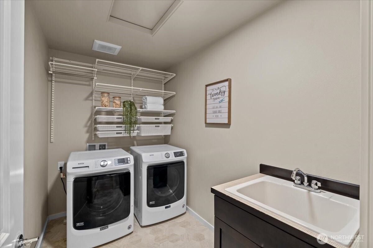 1067 SW 97th Street , Seattle, WA 98106