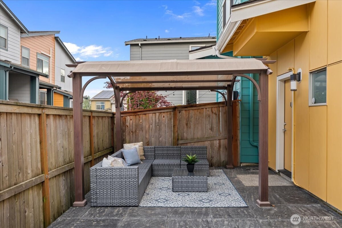 1067 SW 97th Street , Seattle, WA 98106