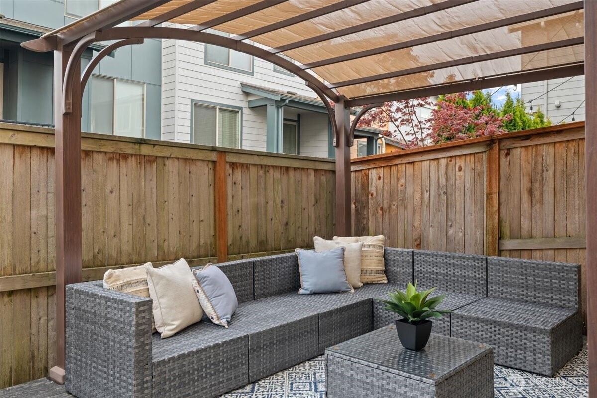 1067 SW 97th Street , Seattle, WA 98106