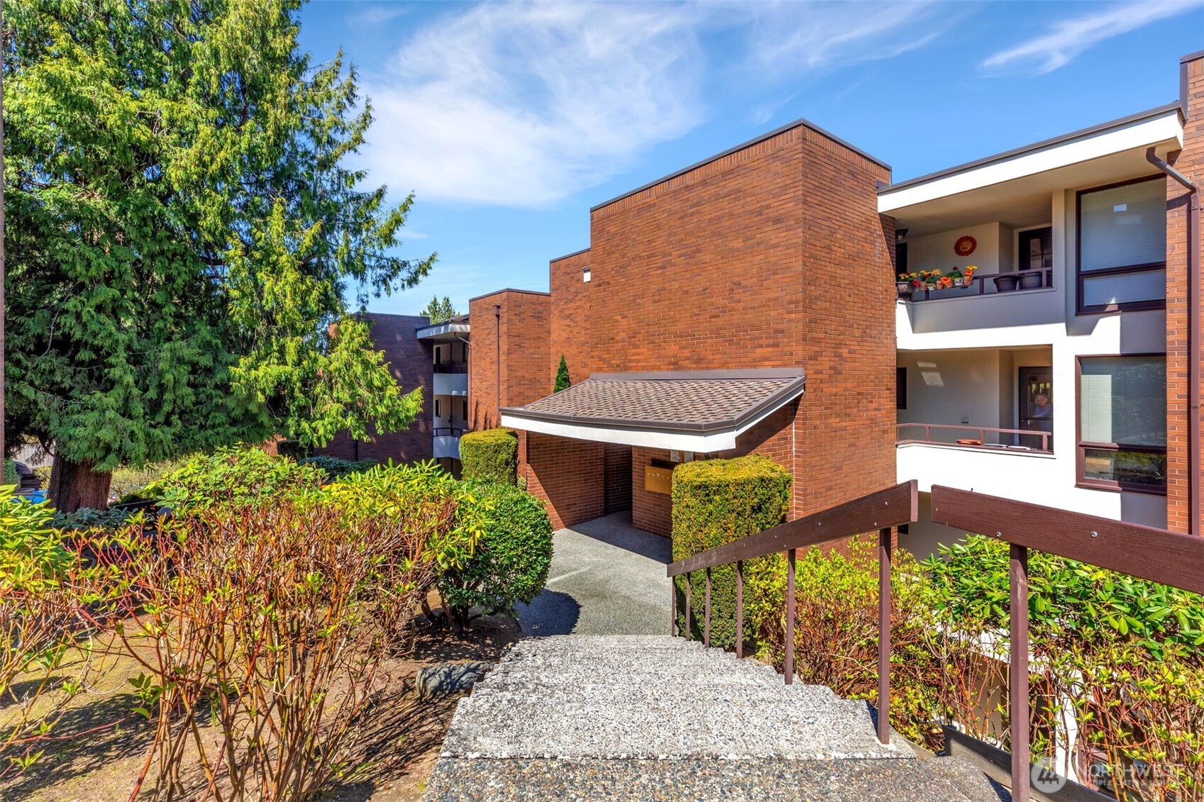 10911 D Glen Acres Drive S, Seattle, WA 98168-5514