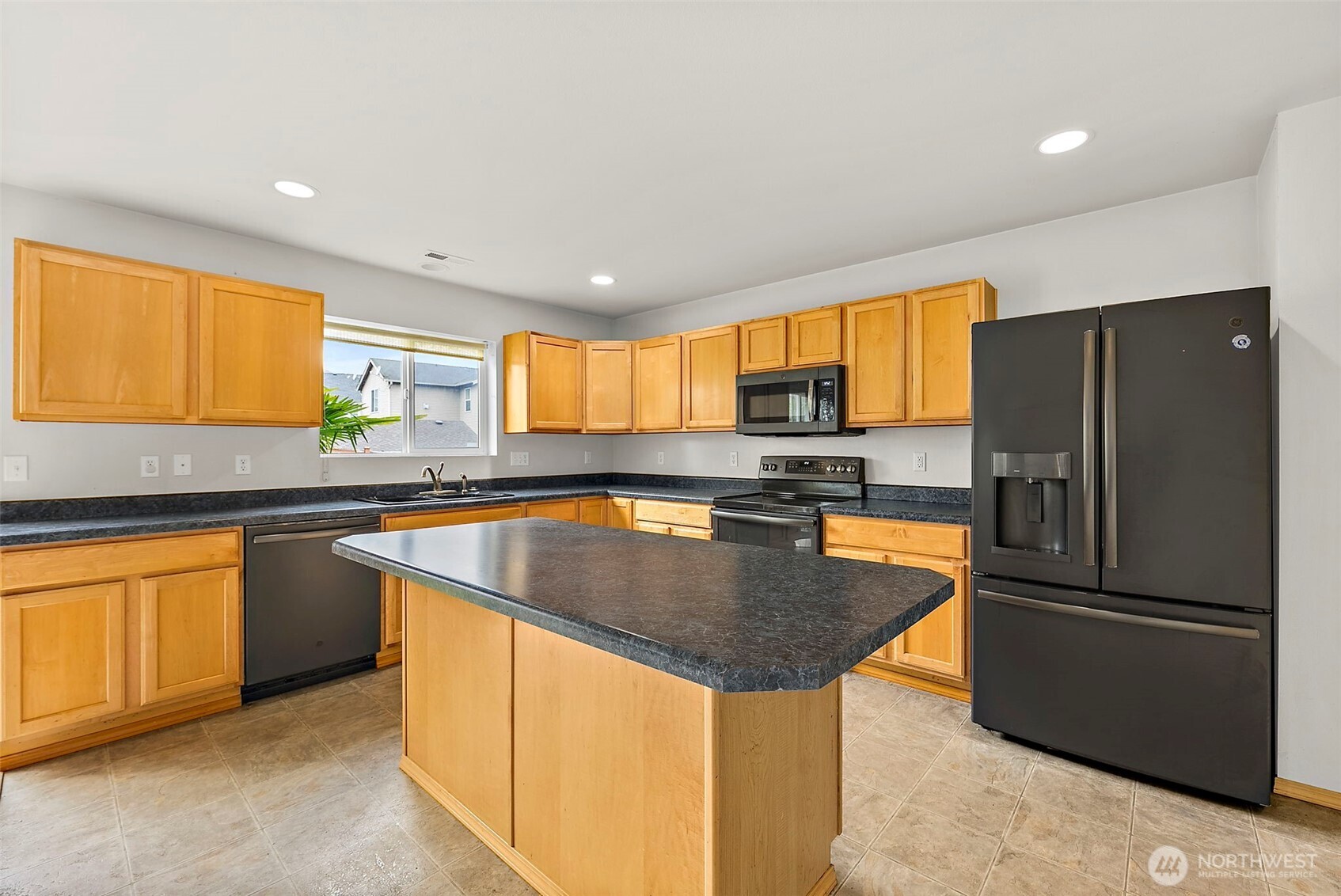 3906 E R Street , Tacoma, WA 98404
