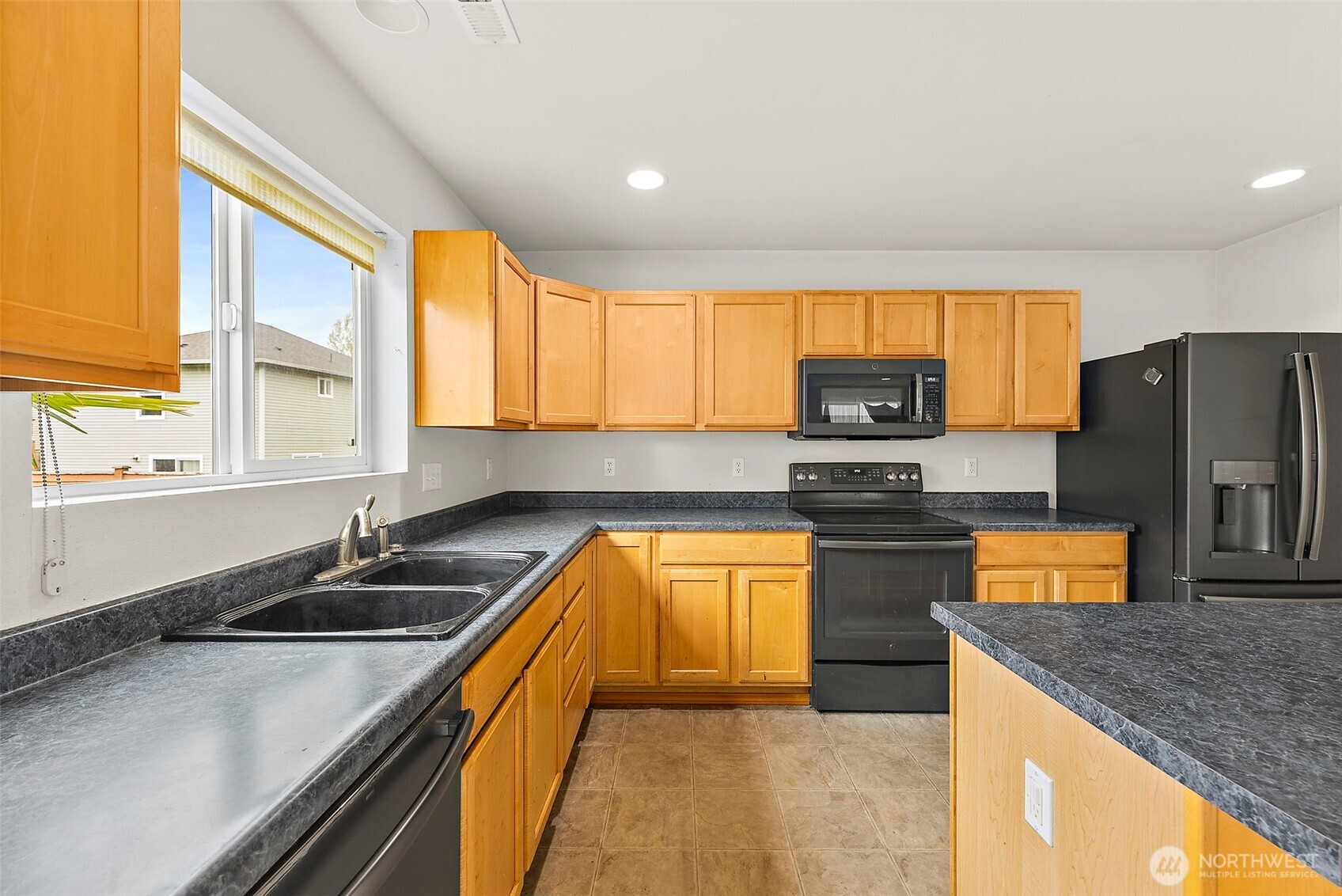 3906 E R Street , Tacoma, WA 98404