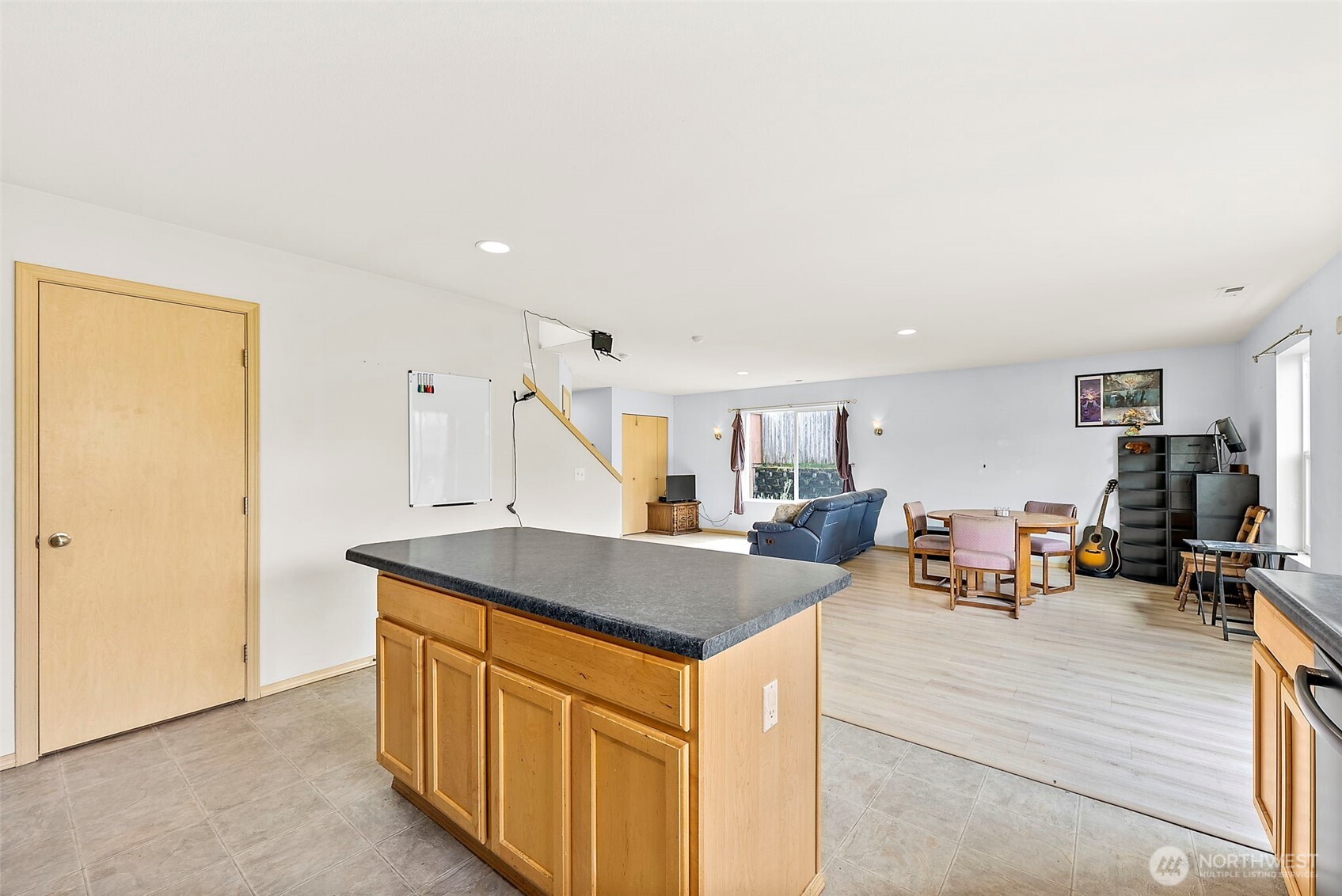3906 E R Street , Tacoma, WA 98404