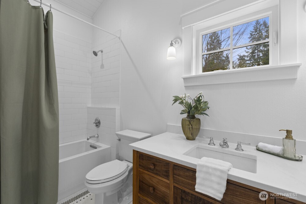 13310 Fettig Road E, Buckley, WA 98321-9644