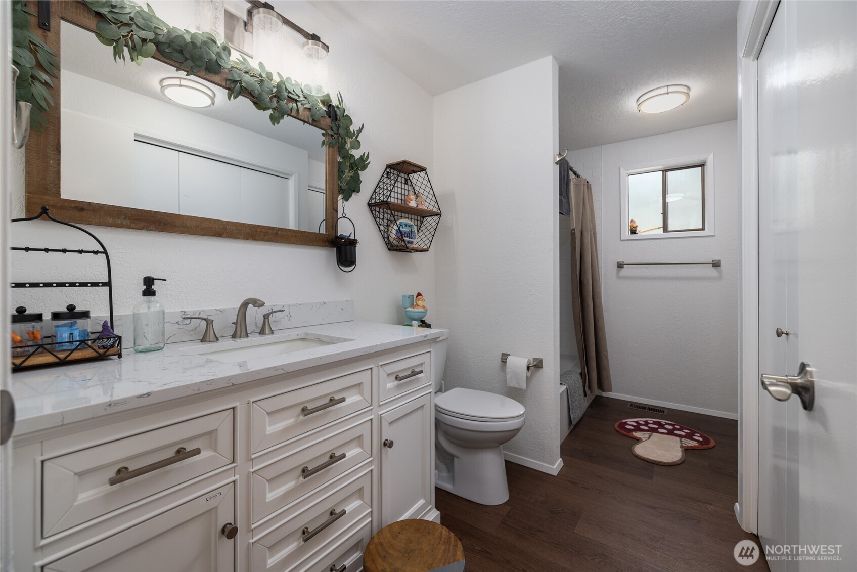 26928 State Route 525 , Coupeville, WA 98239