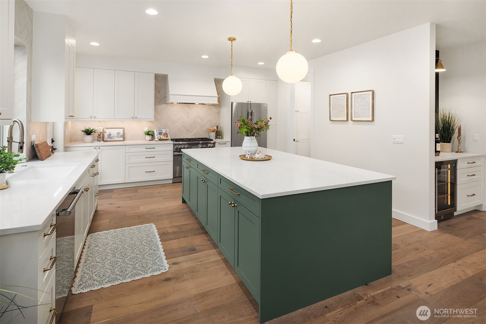 11416 NE 90th Street , Kirkland, WA 98033