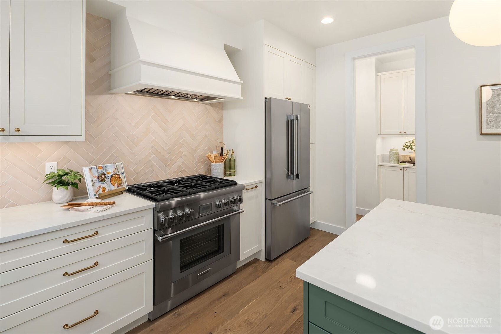 11416 NE 90th Street , Kirkland, WA 98033