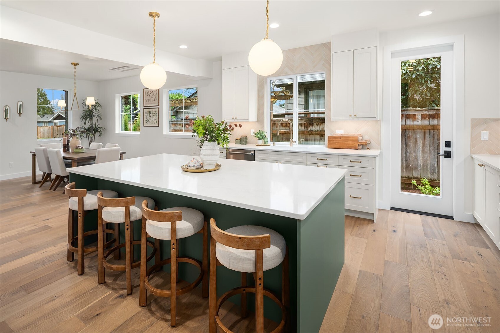 11416 NE 90th Street , Kirkland, WA 98033