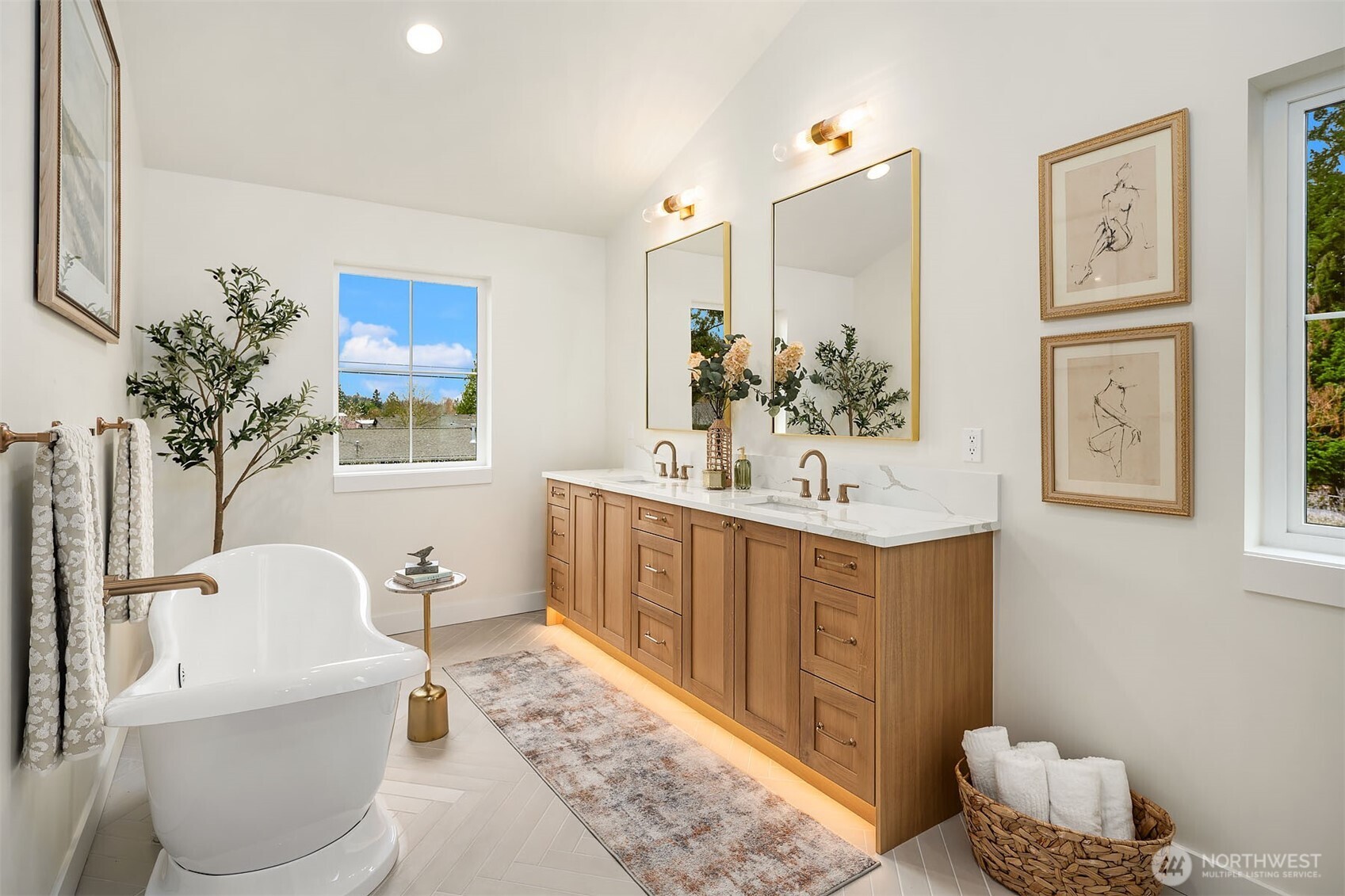 11416 NE 90th Street , Kirkland, WA 98033