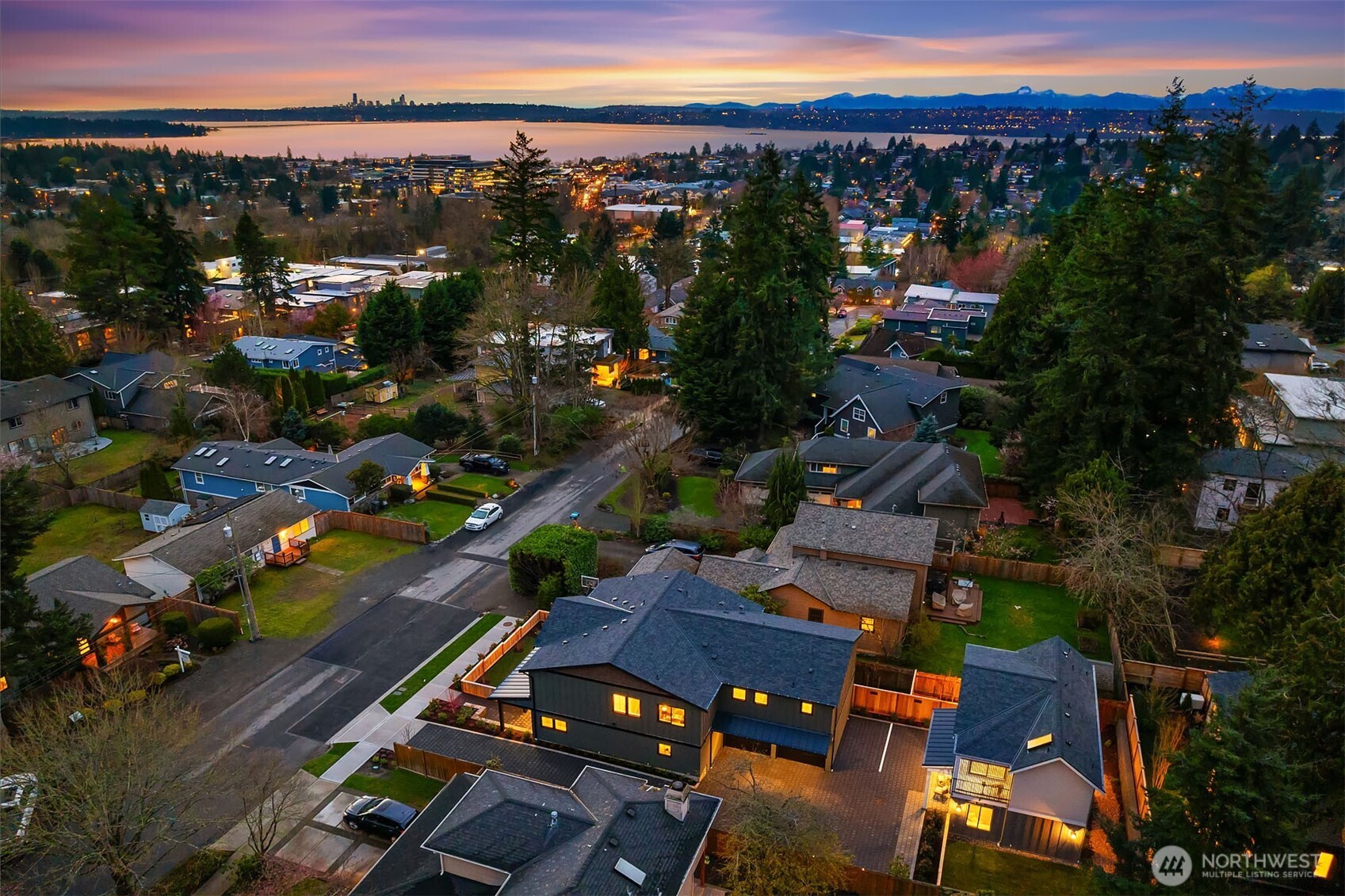 11416 NE 90th Street , Kirkland, WA 98033