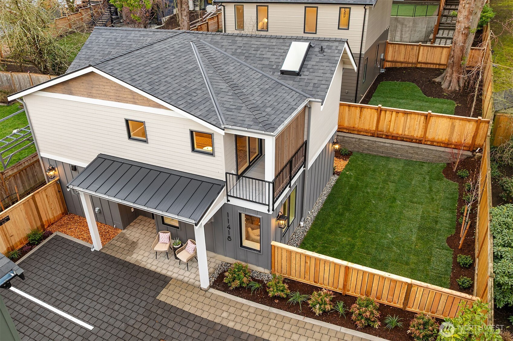 11418 NE 90th Street , Kirkland, WA 98033